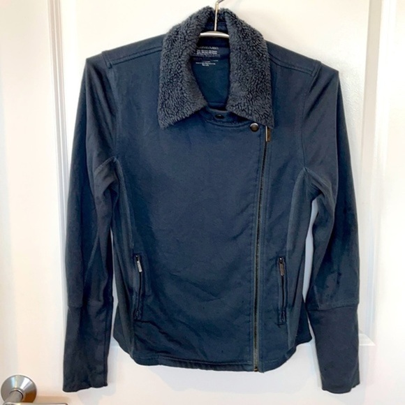 CALVIN KLEIN | Women’s Dark Gray Full Zip Fuzzy Collared Lightweight Jacket, Med - Picture 4 of 9